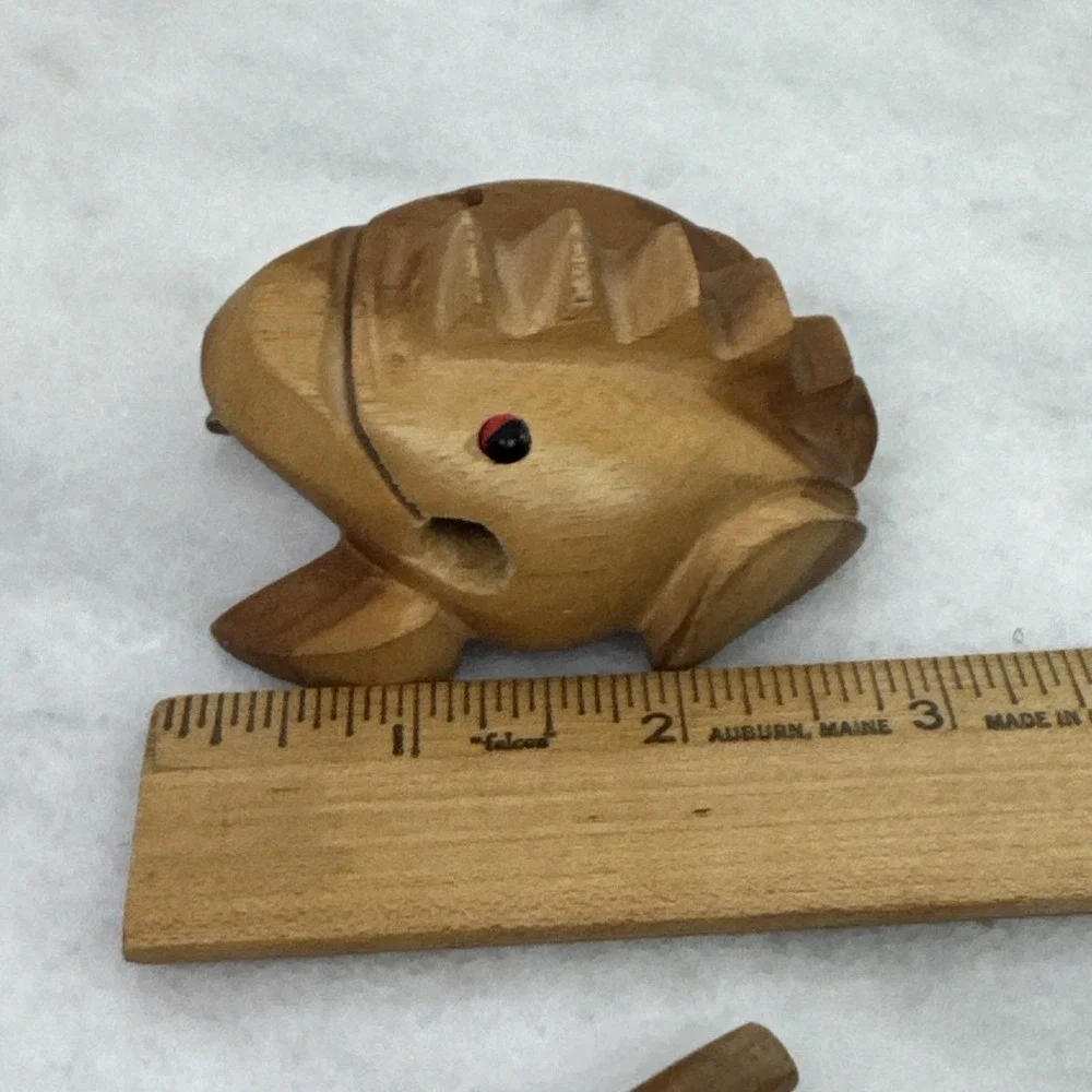 Thailand Craft Wooden Lucky Frog Croaking Musical Instrument Home Office Decor